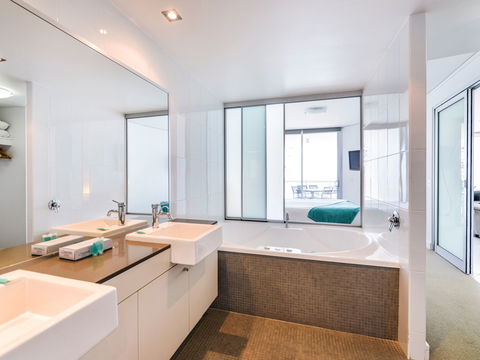 Grand Mercure Apartments Bargara - Accommodation Cooktown 6