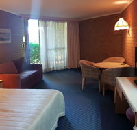 The John Hunter Motel - Accommodation Cooktown