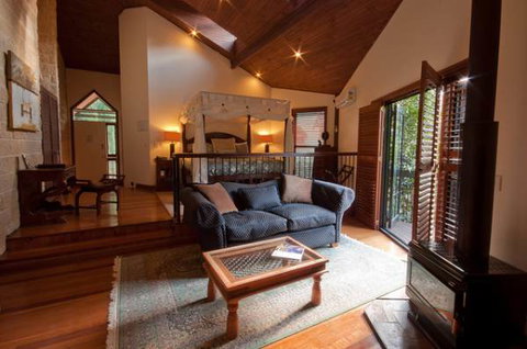 Escarpment Retreat - Accommodation Cooktown 2