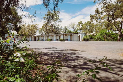 Artesian Spa Motor Inn - Accommodation Cooktown 1