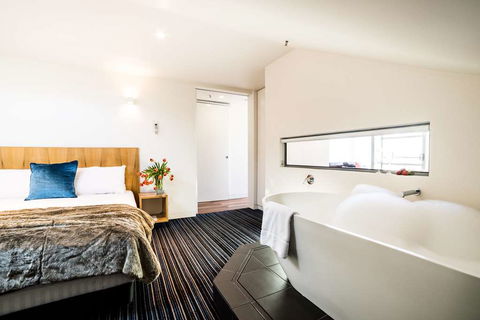 Salamanca Wharf Hotel - Accommodation Cooktown 2