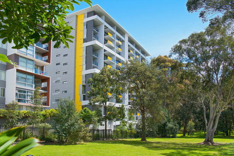Astra Apartments MacQuarie Park - Accommodation Cooktown 0
