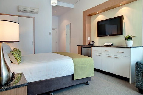 Walkers Arms Hotel - Accommodation Cooktown 1