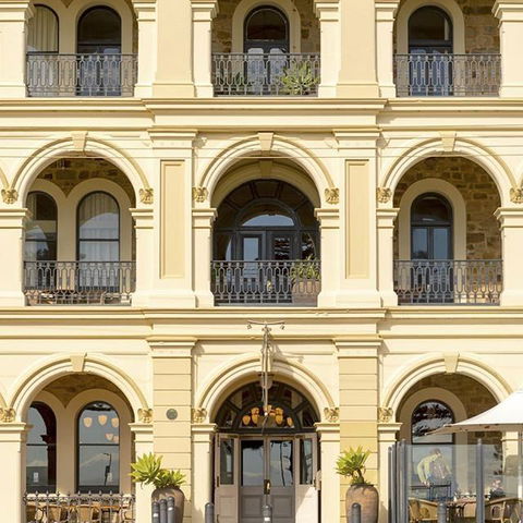 Largs Pier Hotel - Accommodation Cooktown 1