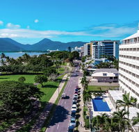 Holiday Inn Cairns Harbourside - Accommodation Cooktown