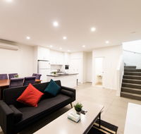 3BR Townhouse Double Garage walk to Lake Ginninderra - Accommodation Cooktown