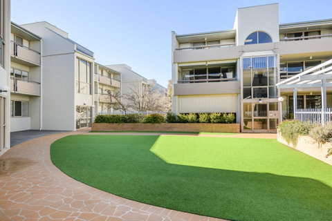 Accommodate Canberra - The Summit - Accommodation Cooktown 4