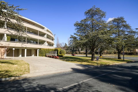 Accommodate Canberra - The Summit - Accommodation Cooktown 1