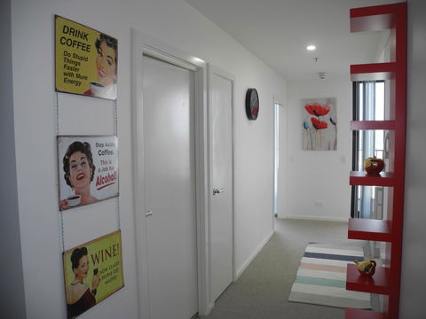 3BR Executive Apartment With Lake And Mountain Views - Accommodation Cooktown 5