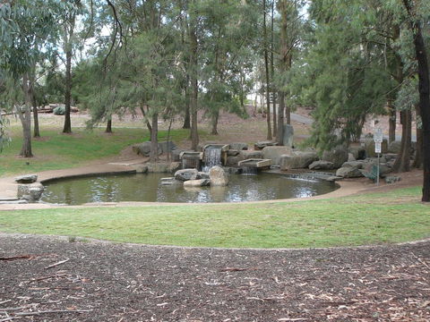 3BR Executive Apartment With Lake And Mountain Views - Accommodation Cooktown 10