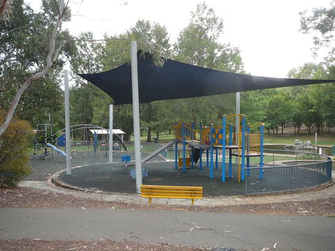 3BR Executive Apartment With Lake And Mountain Views - Accommodation Cooktown 13