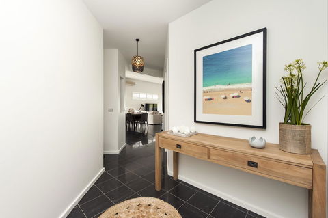 Mollymook Beachfront Penthouse 9 - Accommodation Cooktown 7