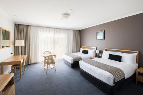 The Woden Hotel - Accommodation Cooktown 8