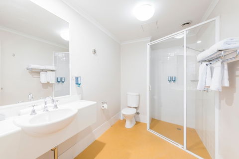 The Woden Hotel - Accommodation Cooktown 14