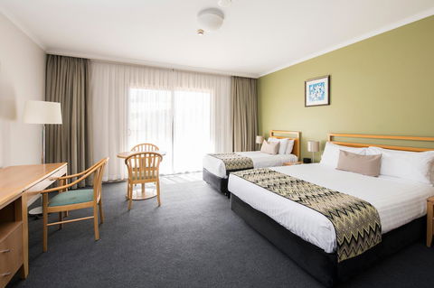The Woden Hotel - Accommodation Cooktown 11