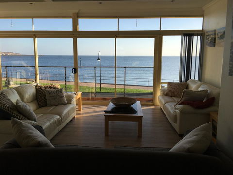 Crystal Blue Apartment - Accommodation Cooktown 6