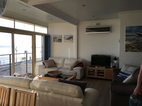 Crystal Blue Apartment - Accommodation Cooktown 35