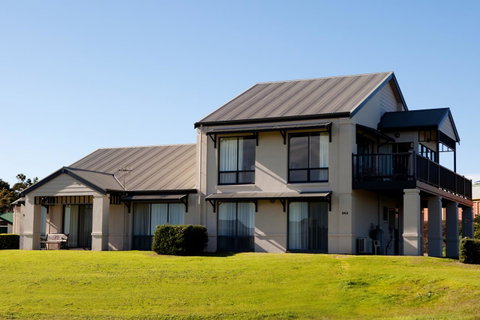 McCracken Country Club - Accommodation Cooktown 3