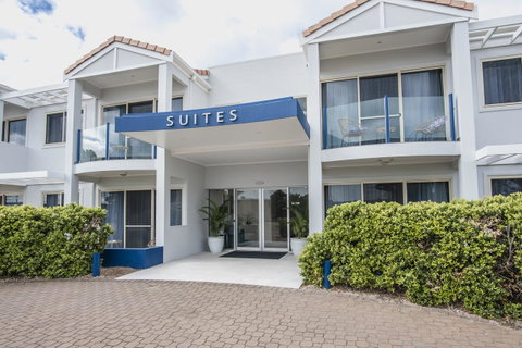Marina Hotel - Accommodation Cooktown 20