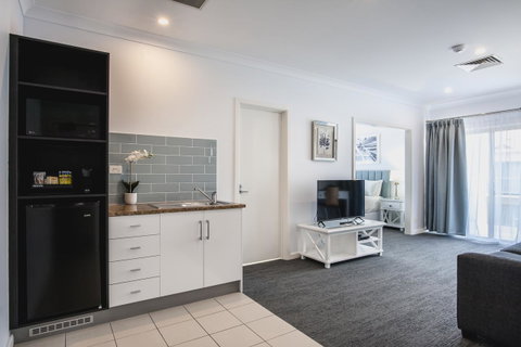 Marina Hotel - Accommodation Cooktown 12