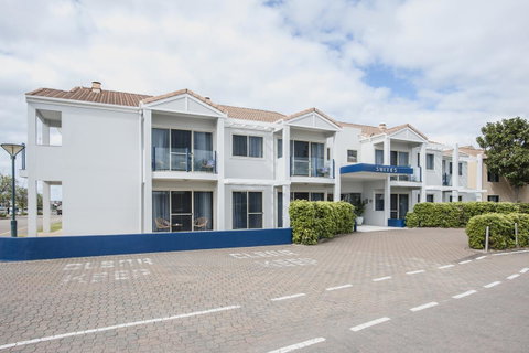 Marina Hotel - Accommodation Cooktown 19