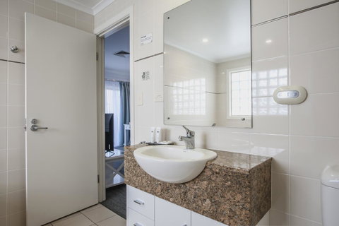 Marina Hotel - Accommodation Cooktown 5