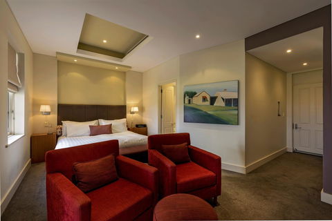 The Louise - Accommodation Cooktown 36