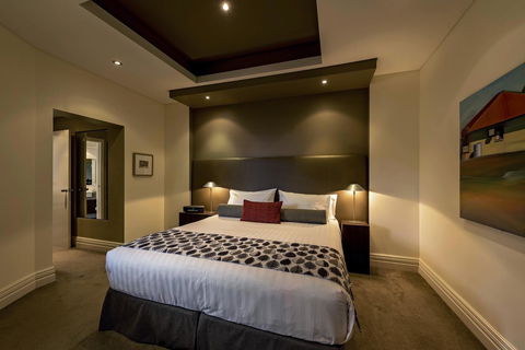 The Louise - Accommodation Cooktown 12