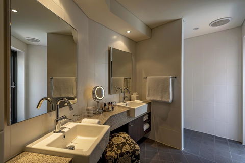 The Louise - Accommodation Cooktown 13