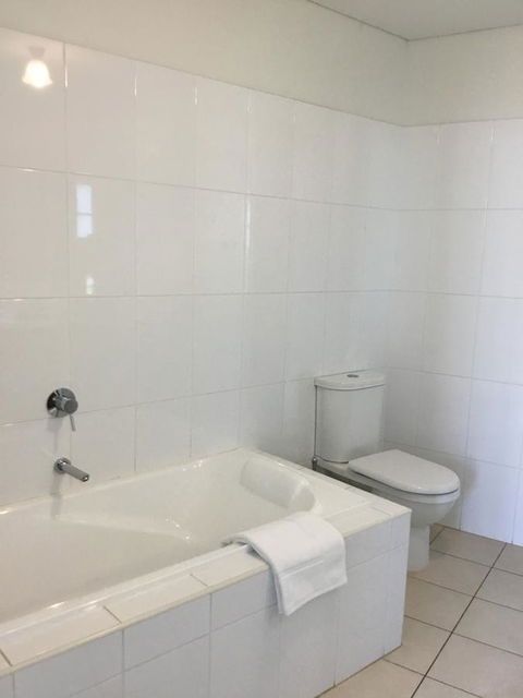 Wallaroo Marina Waterfront Luxe Apartment - Accommodation Cooktown 19