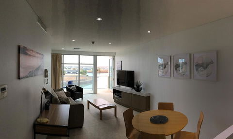 Wallaroo Marina Waterfront Luxe Apartment - Accommodation Cooktown 1