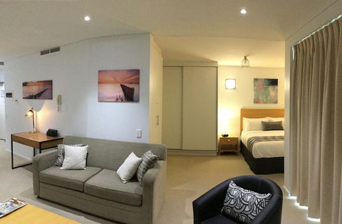 Wallaroo Marina Waterfront Luxe Apartment - Accommodation Cooktown 8