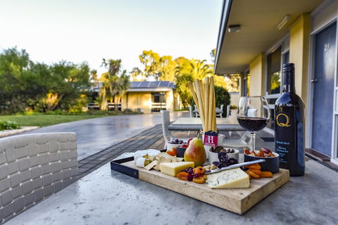 William Macintosh Motor Lodge - Accommodation Cooktown 1