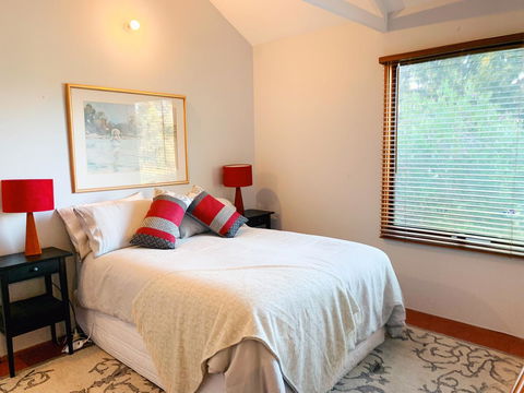 Lost In The Vines - Accommodation Cooktown 3