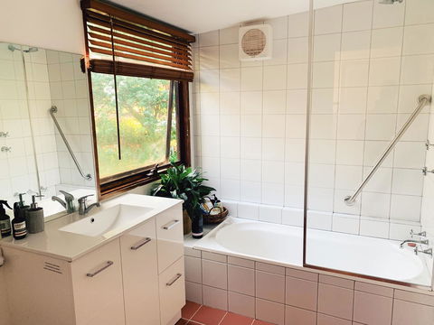 Lost In The Vines - Accommodation Cooktown 10