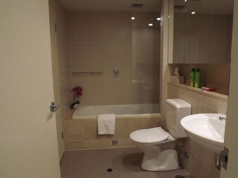 Beachside Luxury Apartments One & Two Bedroom In Beachfront Oaks Pier Building - Accommodation Cooktown 1