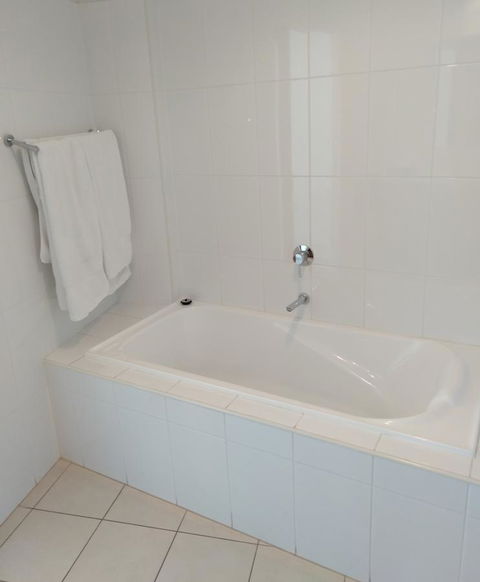 Wallaroo Marina Executive Apartments - Accommodation Cooktown 10