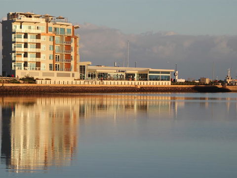 Wallaroo Marina Luxury Apartment - Accommodation Cooktown 3