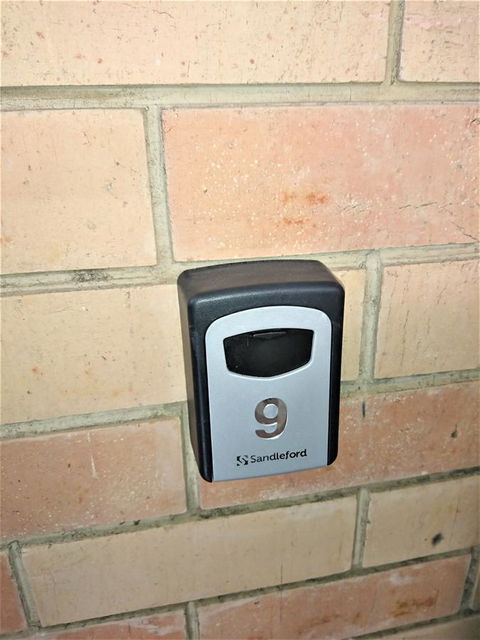 Hi 5 Glenelg Studio Apartment - Accommodation Cooktown 13