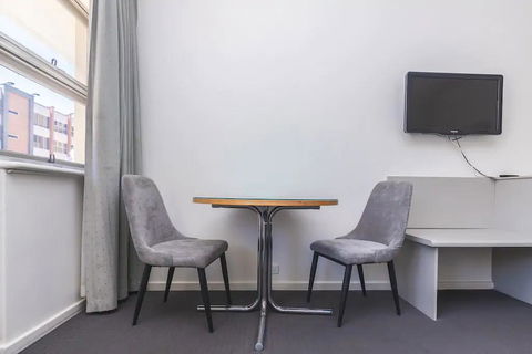 Hi 5 Glenelg Studio Apartment - Accommodation Cooktown 4