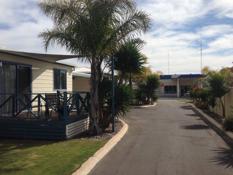 Sail & Anchor - Accommodation Cooktown 1