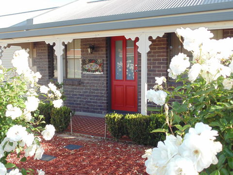Baronet B & B - Accommodation Cooktown 0