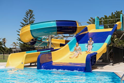 The Retreat West Beach Parks - Accommodation Cooktown 2