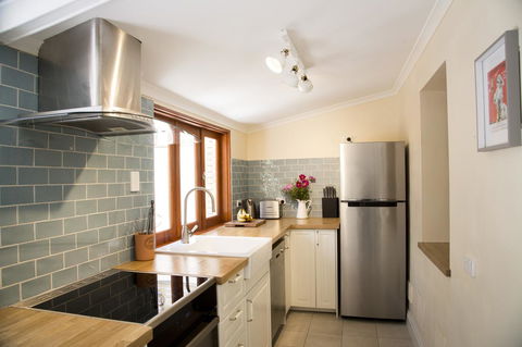 Wayfarers Cottage - Accommodation Cooktown 2