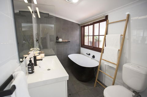 Wayfarers Cottage - Accommodation Cooktown 3
