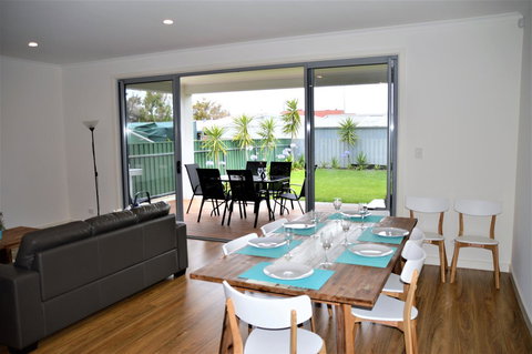 Eastern Breeze - Accommodation Cooktown 3