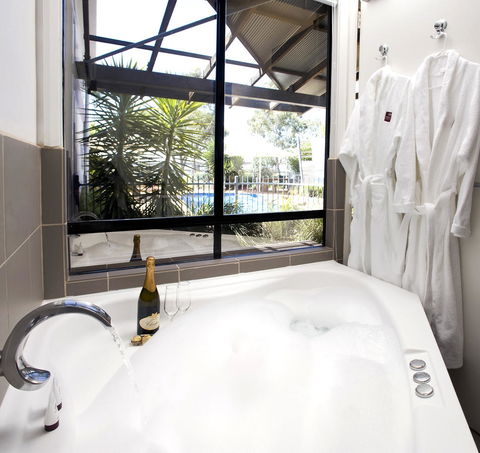 Majestic Oasis Apartments - Accommodation Cooktown 9