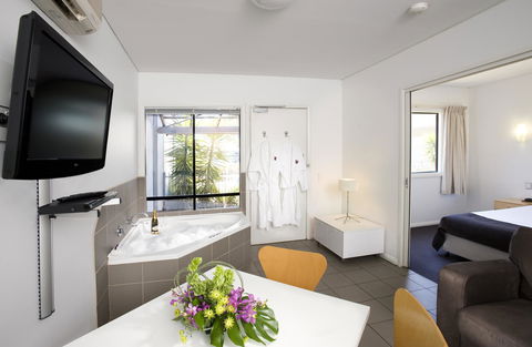 Majestic Oasis Apartments - Accommodation Cooktown 14