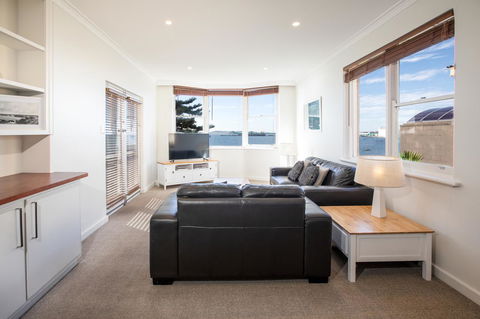 Bay 10 - Suites And Apartments - Accommodation Cooktown 33