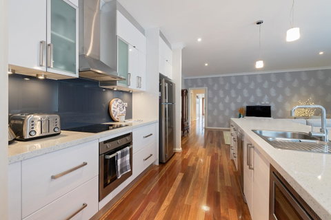 Boutique Getaway On Wright - Accommodation Cooktown 2